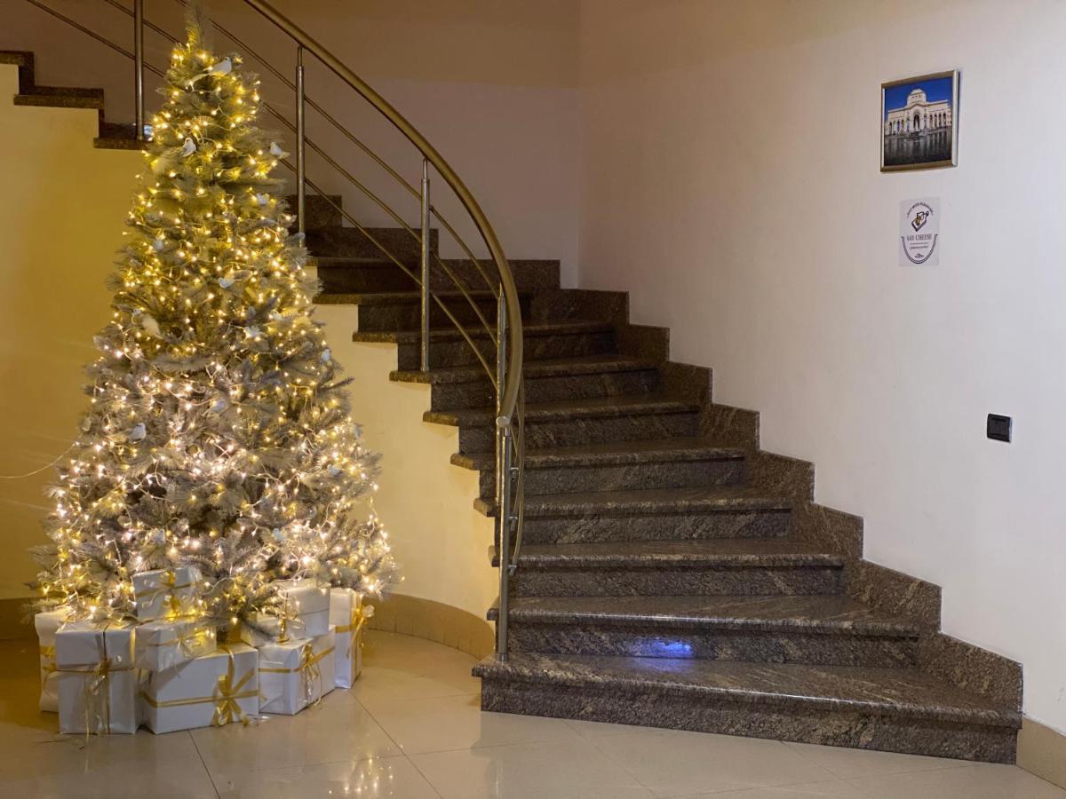 Saryan Hotel Ереван Екстериор снимка
