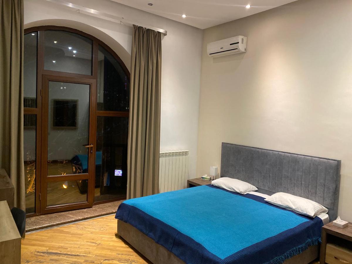 Saryan Hotel Ереван Екстериор снимка