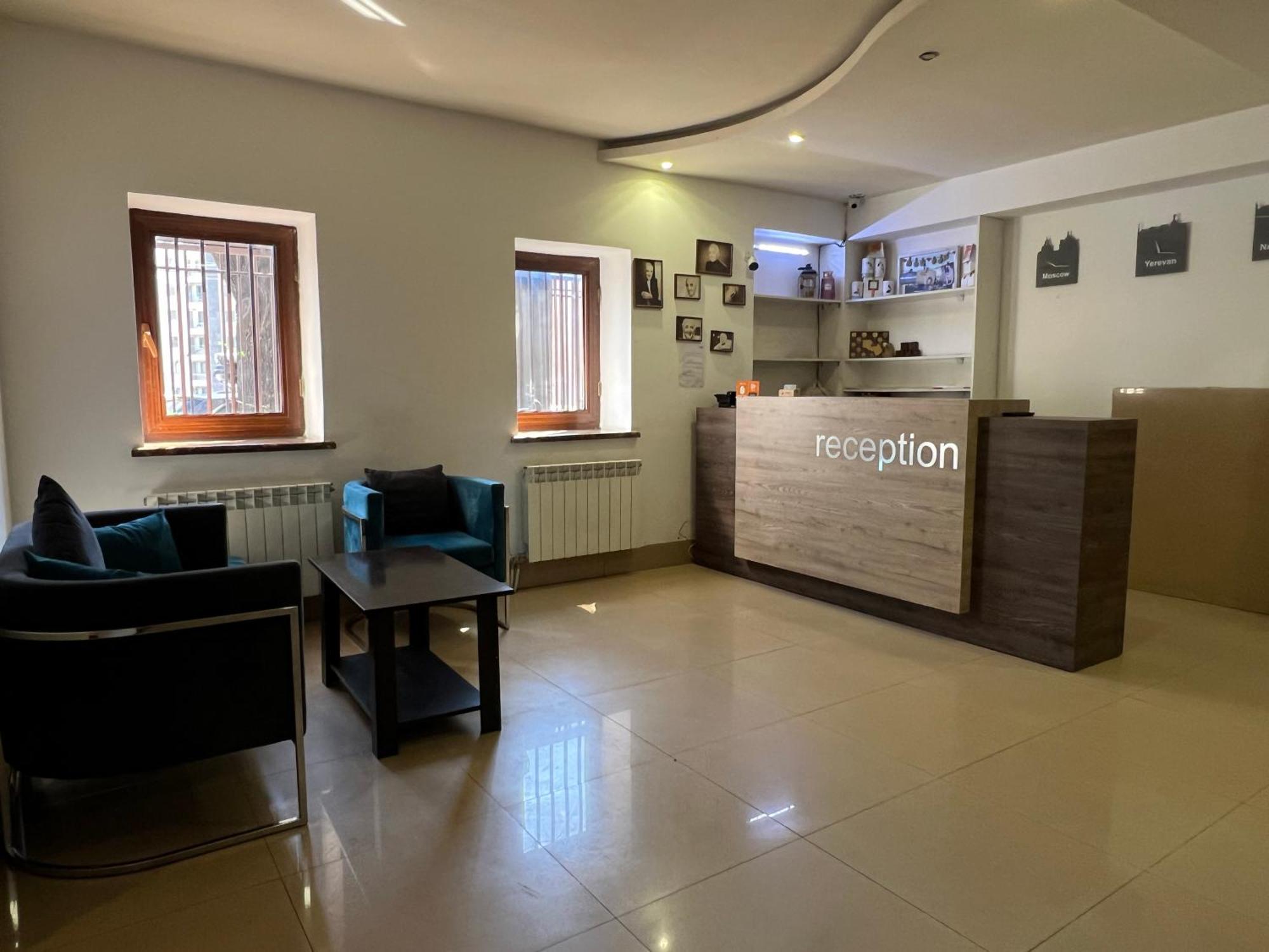 Saryan Hotel Ереван Екстериор снимка