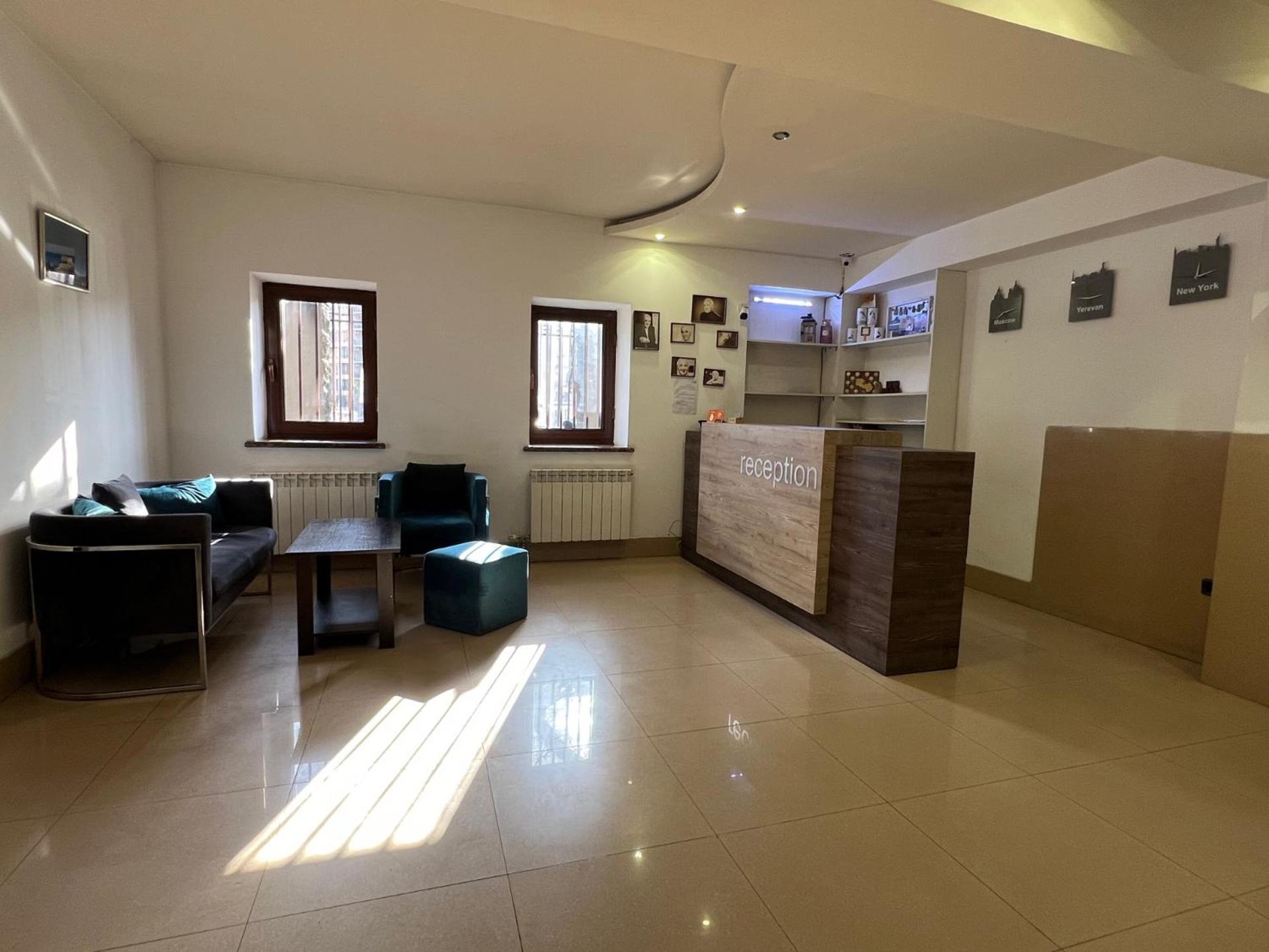 Saryan Hotel Ереван Екстериор снимка