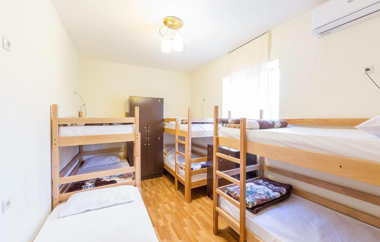Saryan Hotel Ереван Екстериор снимка
