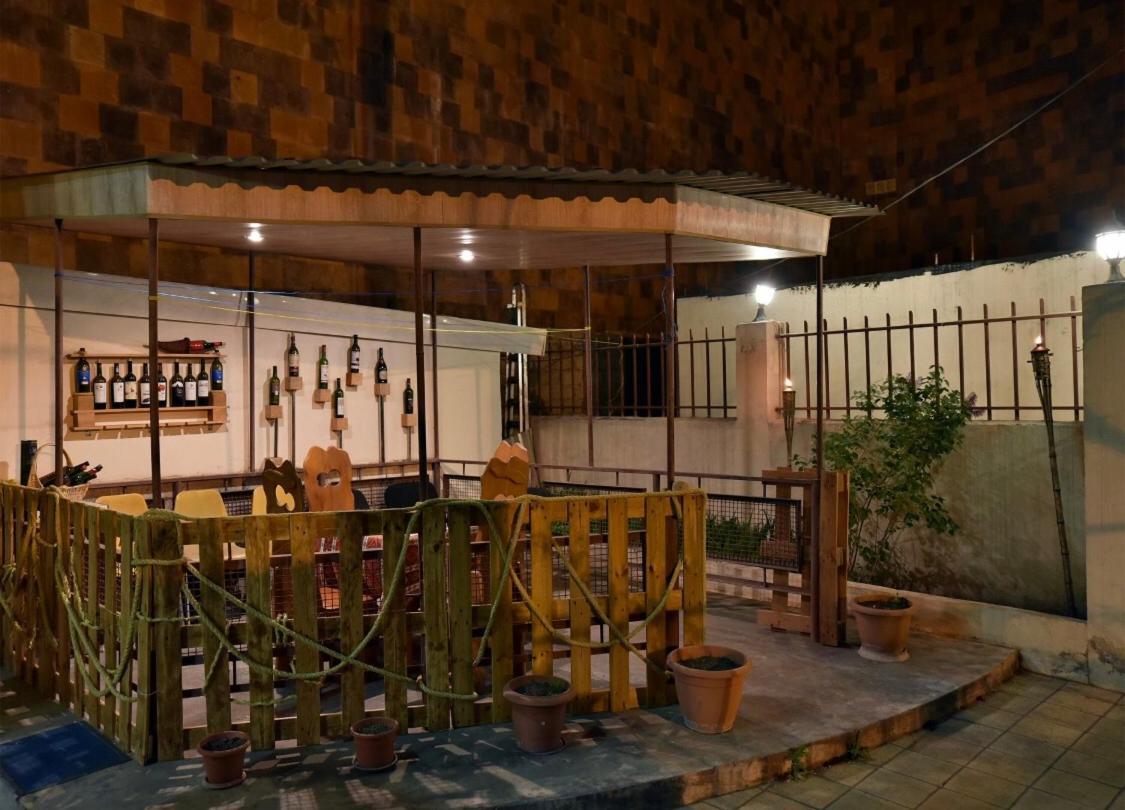 Saryan Hotel Ереван Екстериор снимка