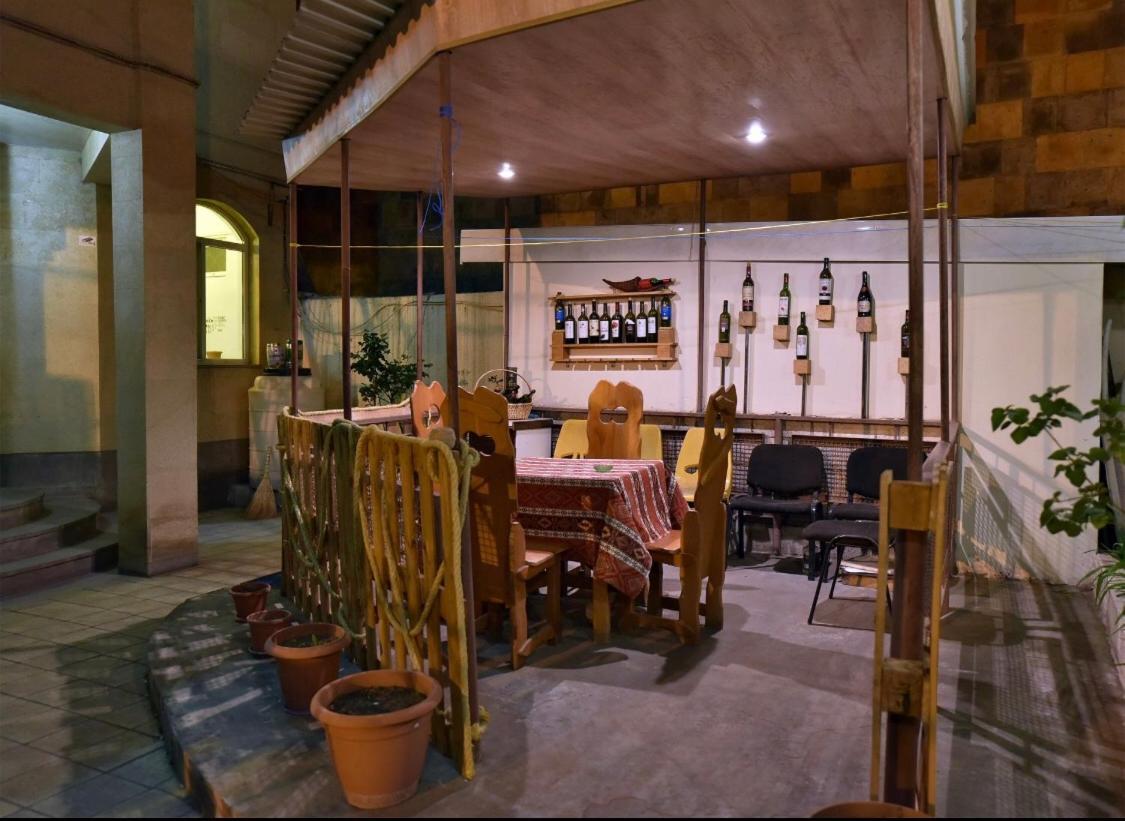Saryan Hotel Ереван Екстериор снимка