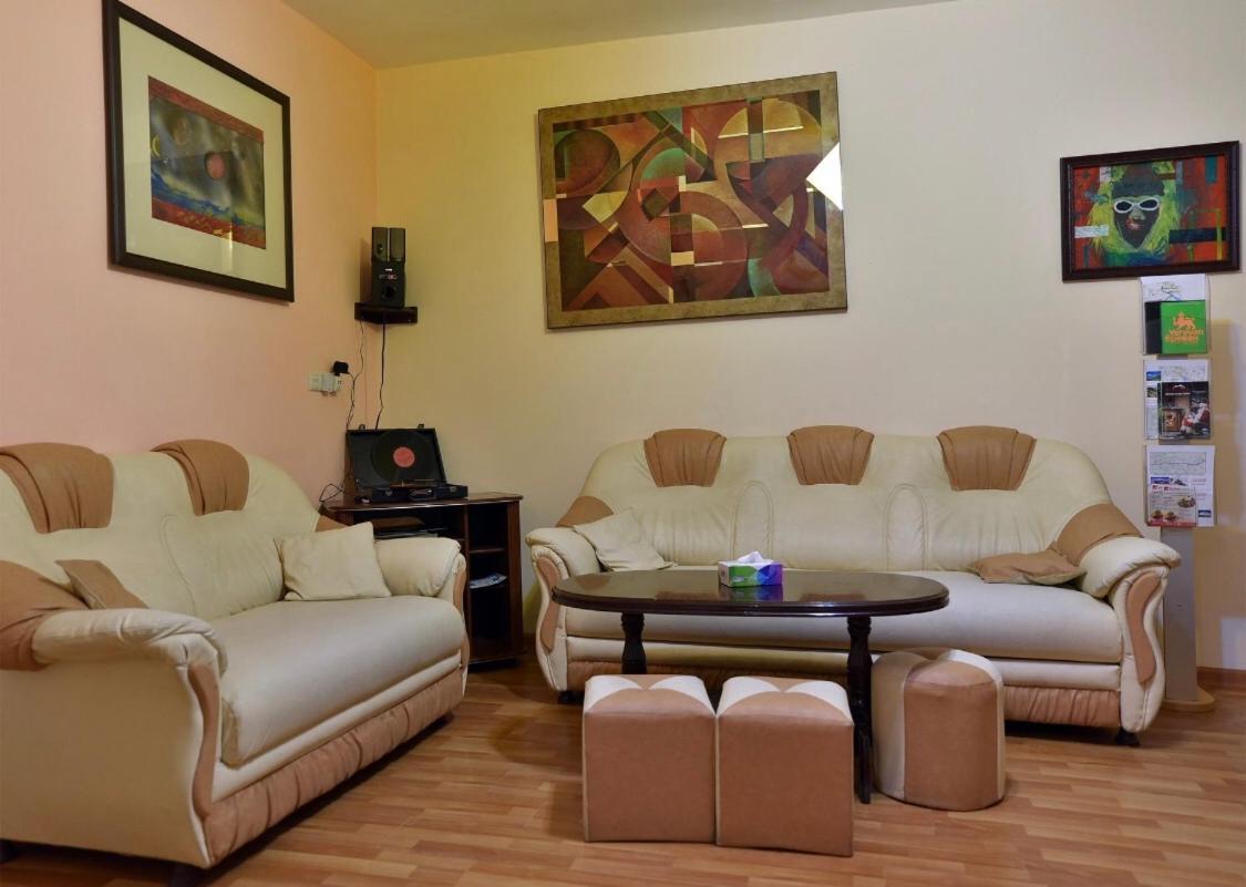 Saryan Hotel Ереван Екстериор снимка