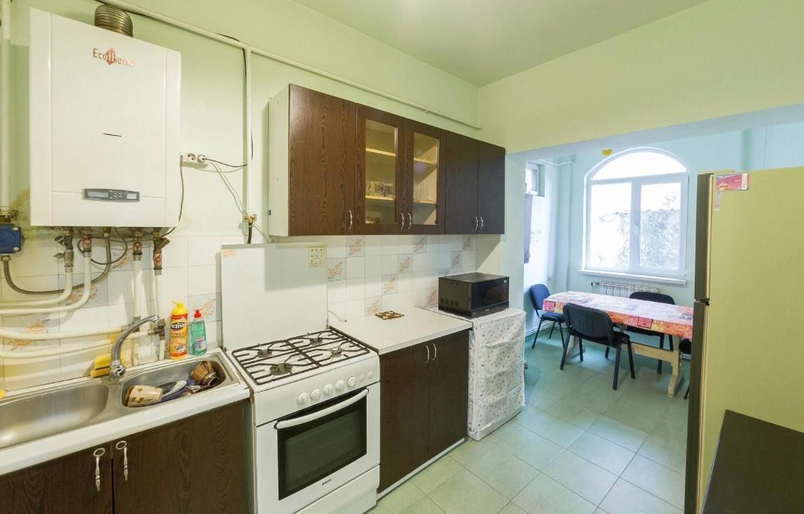 Saryan Hotel Ереван Екстериор снимка